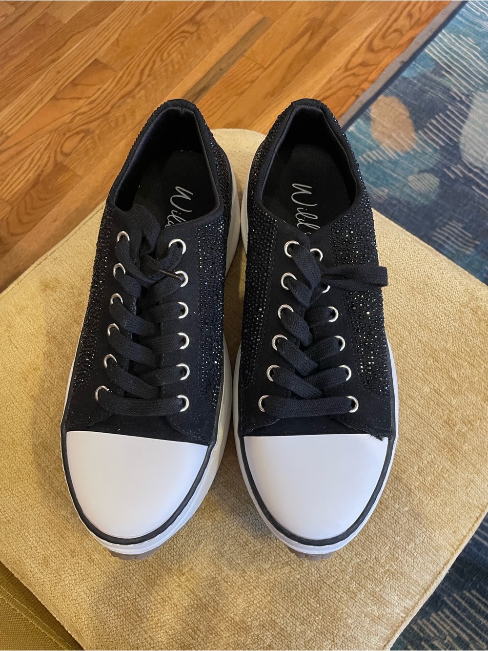 Wild Pair Highfive Lace-Up Low-Top Sneakers